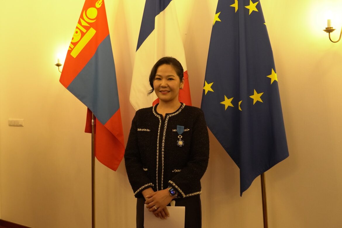 Н. Чимгүүндарь