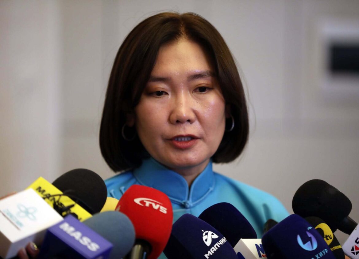 Л.Мөнхбаясгалан