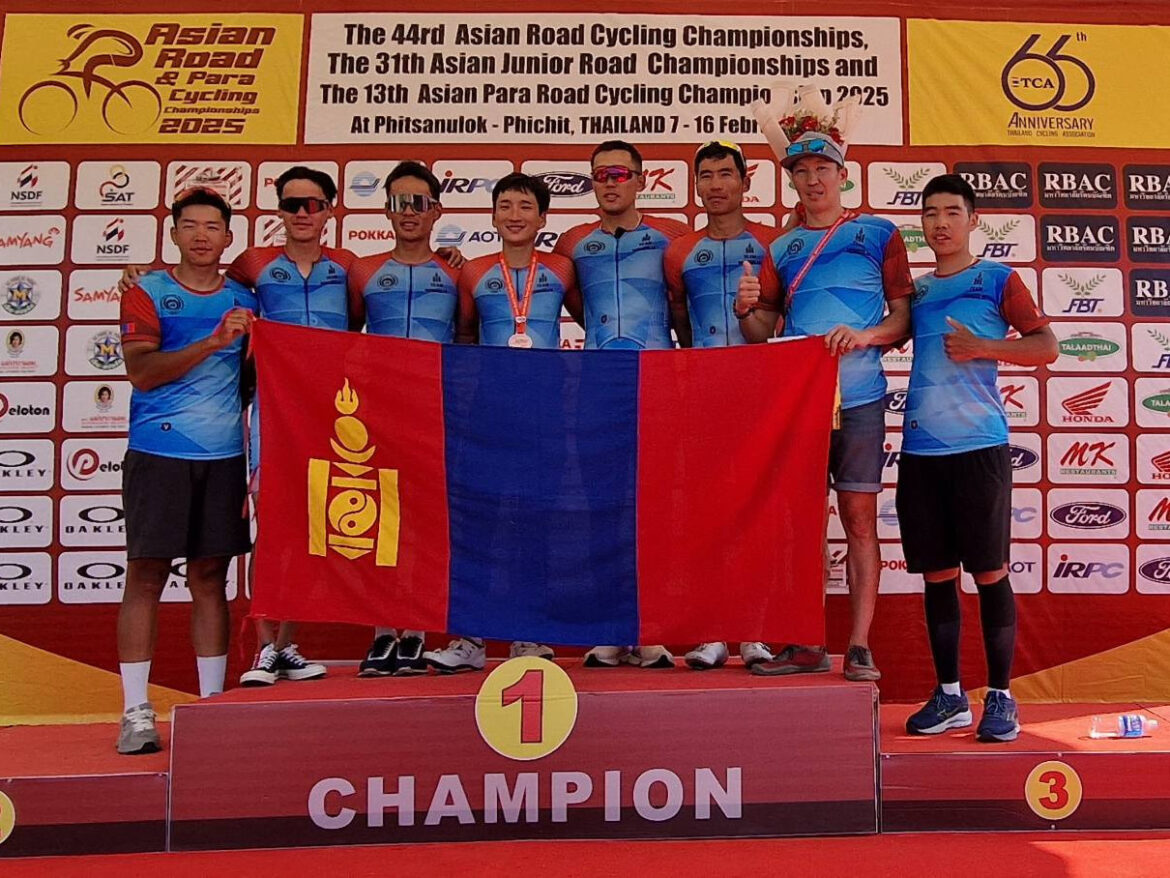 Монголын дугуйчид Азид 3-т жагсав