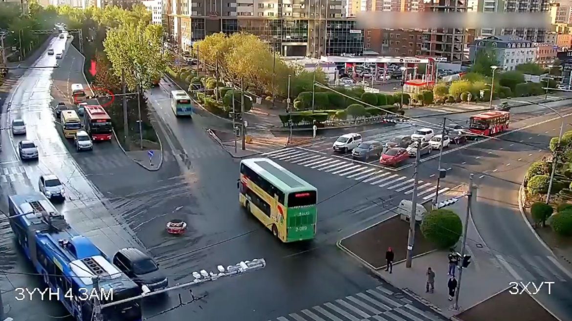 “замын хөдөлгөөний дүрэм зөрчсөн”