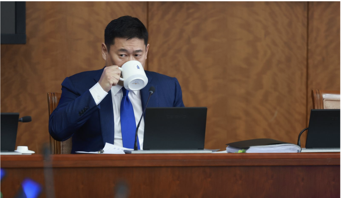 Л.Оюун-Эрдэнэ