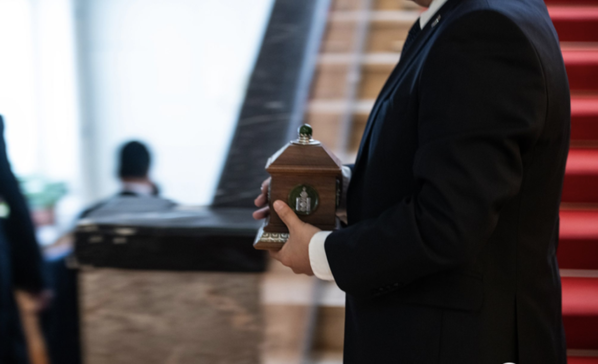 Л.Оюун-Эрдэнэ