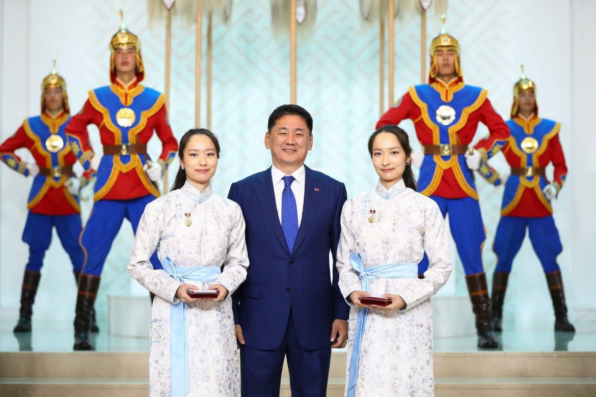 Монголын ой тогтоолтын спортоос төрсөн анхны “Гавьяат тамирчид” – Н.Мөнхшүр, Н.Энхшүр