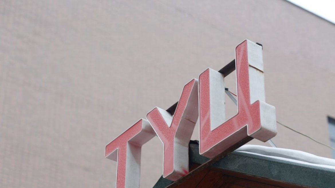 Х.Нямбаатар: Зөвшөөрөлгүй ТҮЦ-д тог холбосон цахилгаанчныг ажлаас нь хална