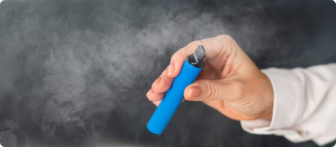 "Хүүхдүүд 00-ийн хогийн савны ёроолд электрон тамхиа нууж байсан"