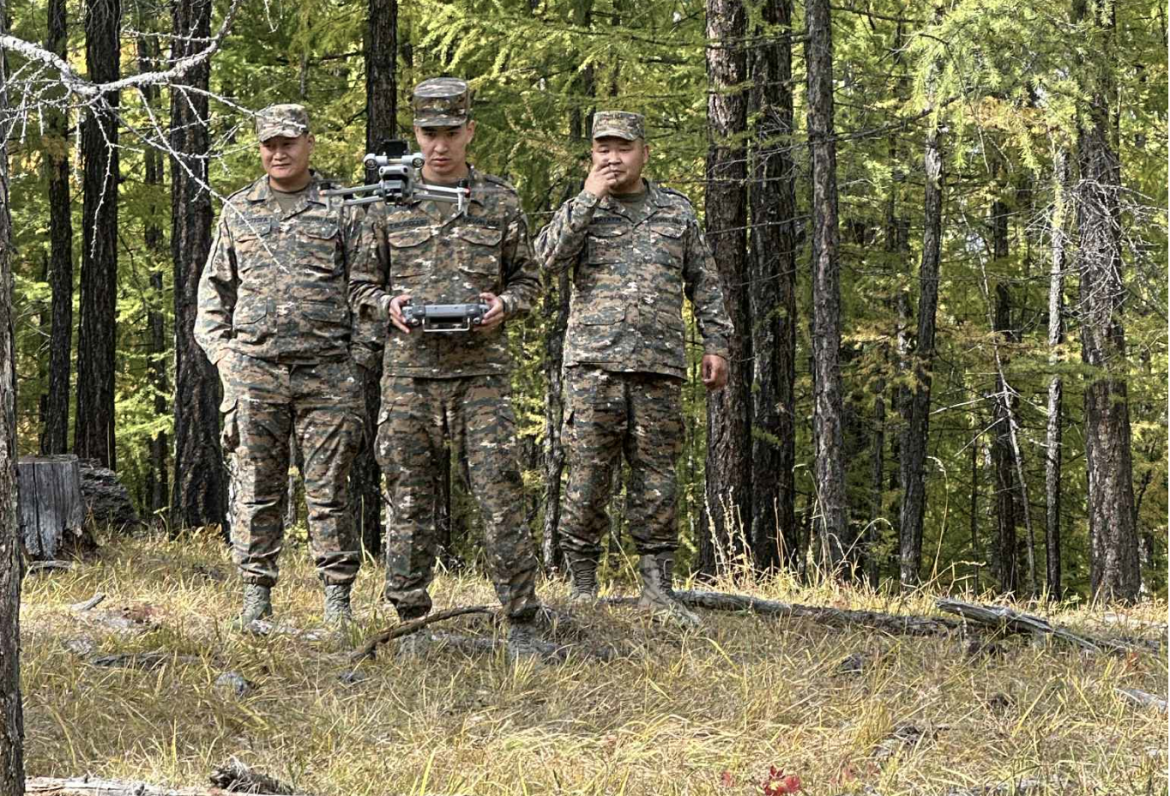 Хөвсгөлд сураггүй болсон 2 настай хүүг хайх ажиллагаа эрчимжиж байна