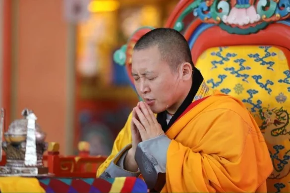 Бурхан багшийн эхийн ачийг хариулсан өдөр тохиож байна