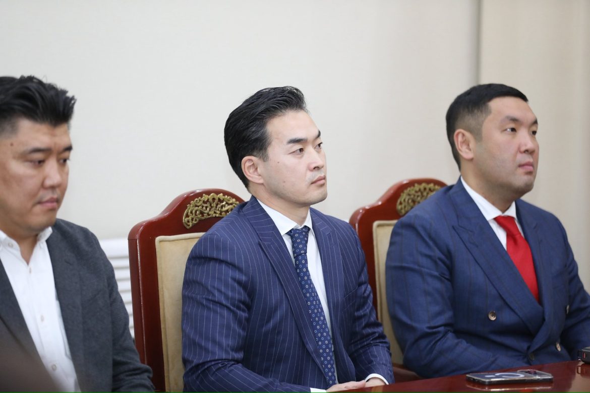 Б.БАТ-ЭРДЭНИЙГ