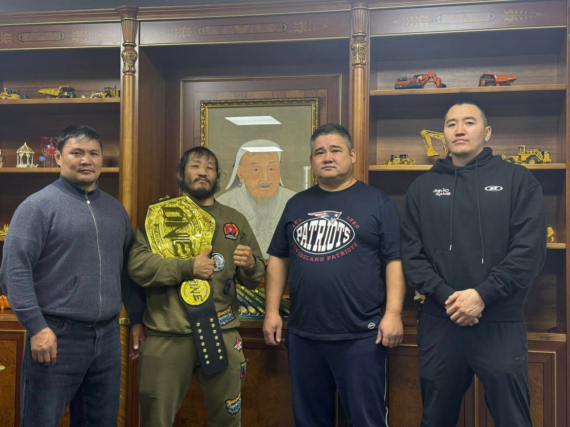 "One Championship" аварга Б.Энх-Оргилд хоёр өрөө байр бэлэглэсэн нь ил