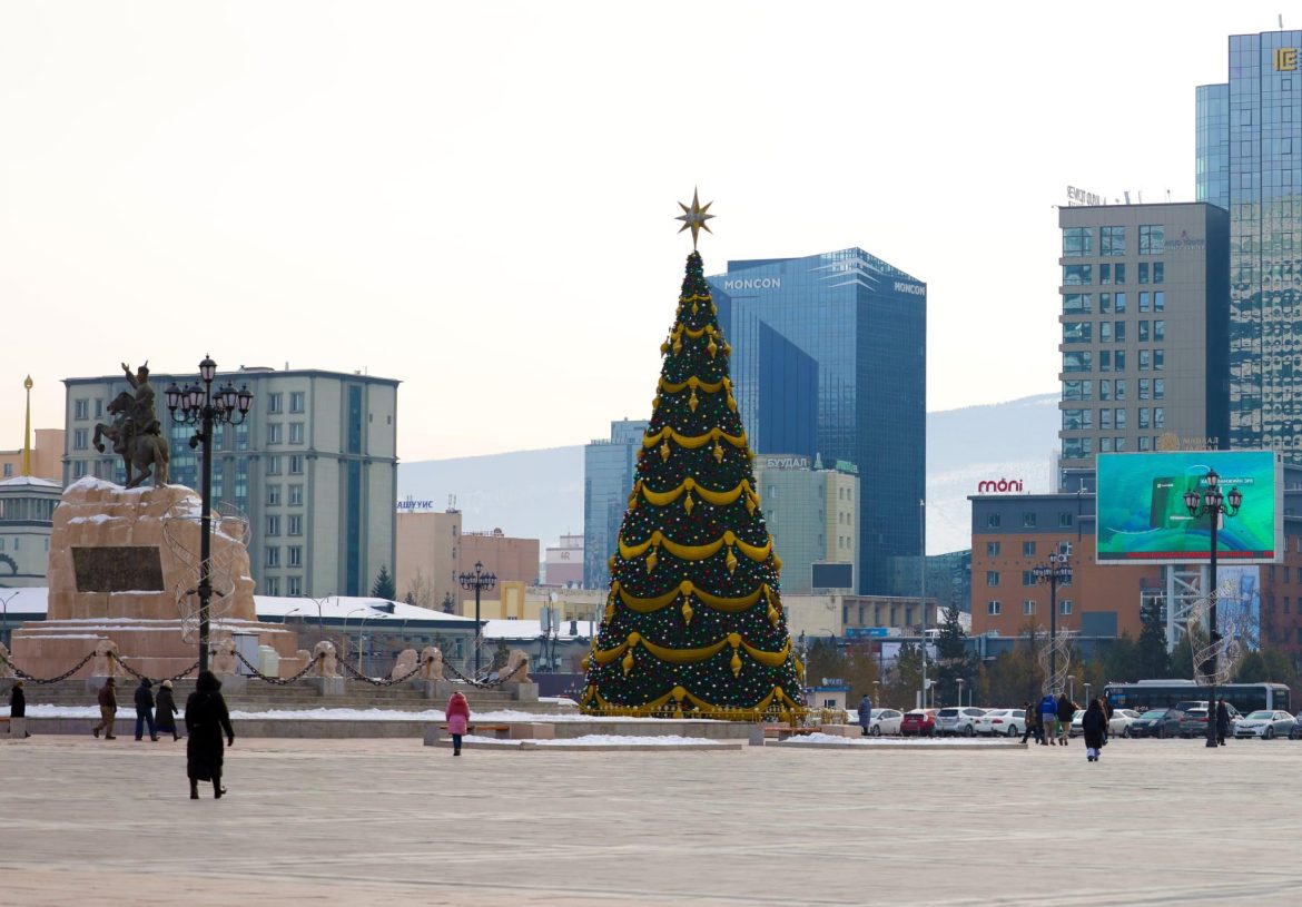 ТӨВ ТАЛБАЙН СҮЛД МОДНЫ ГЭРЛИЙГ АСААЛАА