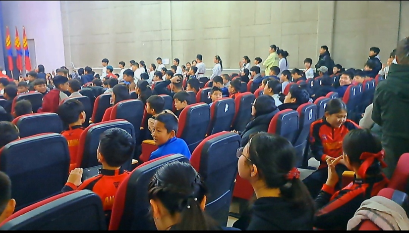 Ховдод Б.Энх-Оргил ирж өсвөрүүдэд амжилтын замаа нээлттэй ярив 6 Ховдод Б.Энх-Оргил ирж өсвөрүүдэд амжилтын замаа нээлттэй ярив