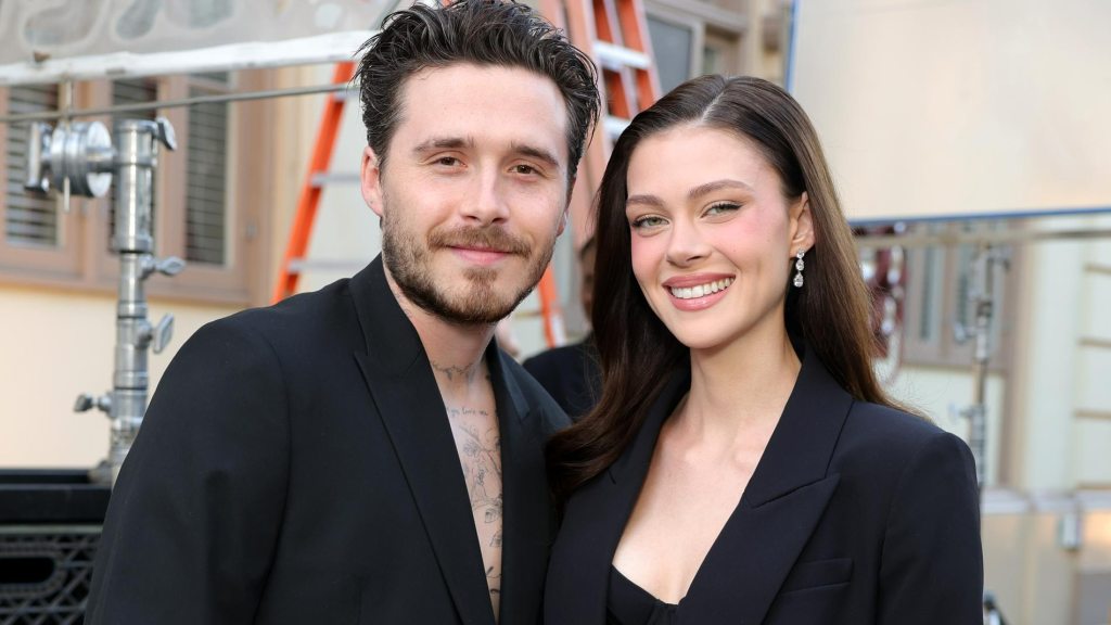 Бруклин Бекхэм: “Би гэр бүлтэйгээ эвлэрэхийг хүсэхгүй” 6 Бруклин Бекхэм: Эцэг эх минь миний гэрлэлтийг сүйтгэхийг оролдсон