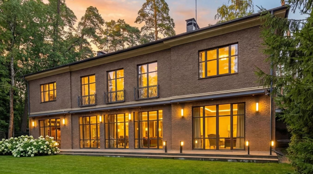 Стивен Сигал Москва дахь тансаг харшаа худалдахаар болжээ 6 Стивен Сигал Москва дахь тансаг харшаа худалдахаар болжээ