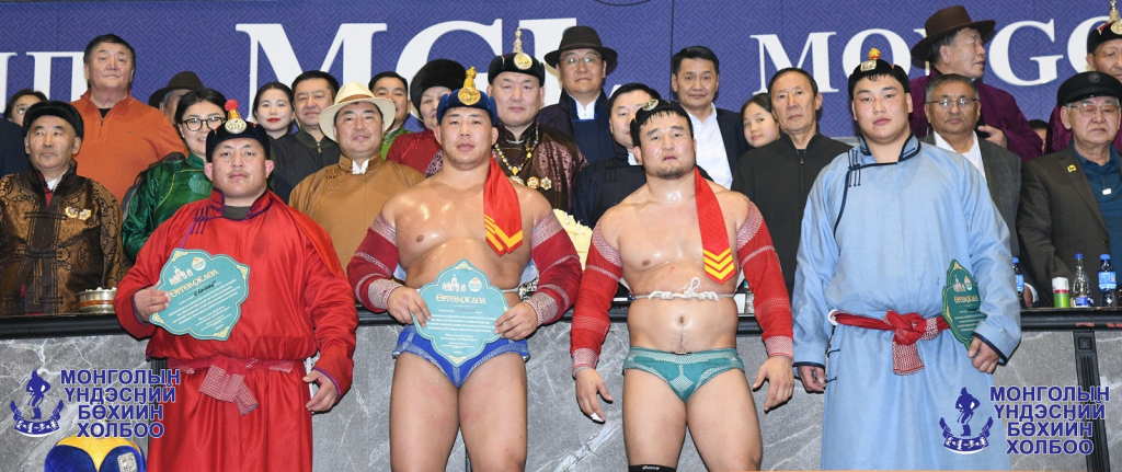 Ц.Мягмарсүрэн зааны нэрэмжит барилдаанд О.Хангай аварга магнайллаа 6 Ц.Мягмарсүрэн зааны нэрэмжит барилдаанд О.Хангай аварга магнайллаа