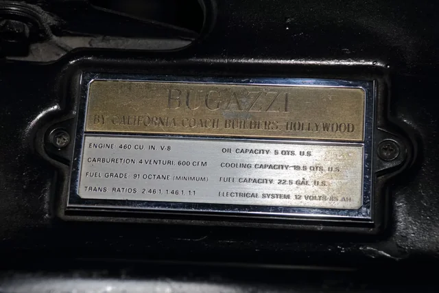 Гранитаар гоёсон ховорхон "Lincoln Continental" дуудлага худалдаанд гарна 7 Гранитаар гоёсон ховорхон Lincoln дуудлагаар зарагдана