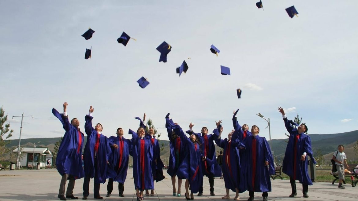 Монгол дахь оюутнууд