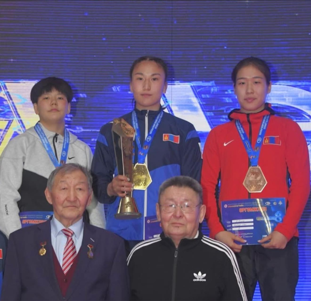 Чөлөөт бөхийн “Шилдэг-8” тэмцээний шинэ аваргууд Т.Энхжин, Б.Бат-Эрдэнэ нар боллоо 6 Чөлөөт бөхийн “Шилдэг-8” тэмцээний шинэ аваргууд Т.Энхжин, Б.Бат-Эрдэнэ нар боллоо