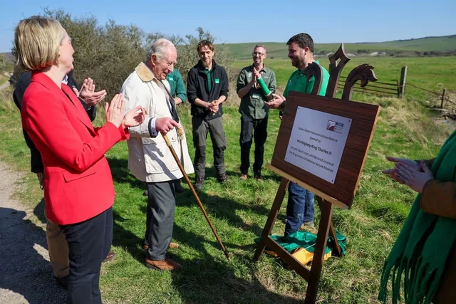 Англид дэлхийн хамгийн урт эргийн явган зам нээгдлээ 6 Англид дэлхийн хамгийн урт эргийн явган зам нээгдлээ