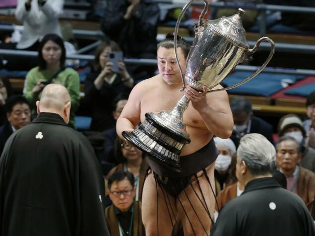 Киришима Б.Лхагвасүрэн Харү башёд түрүүллээ 6 Киришима Б.Лхагвасүрэн Харү башёд түрүүллээ