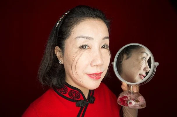 Дэлхийн хамгийн урт сормуустай эмэгтэй: Тэр ямар харагддаг вэ? 6 Дэлхийн хамгийн урт сормуустай эмэгтэй 20.5 см амжилт тогтоов