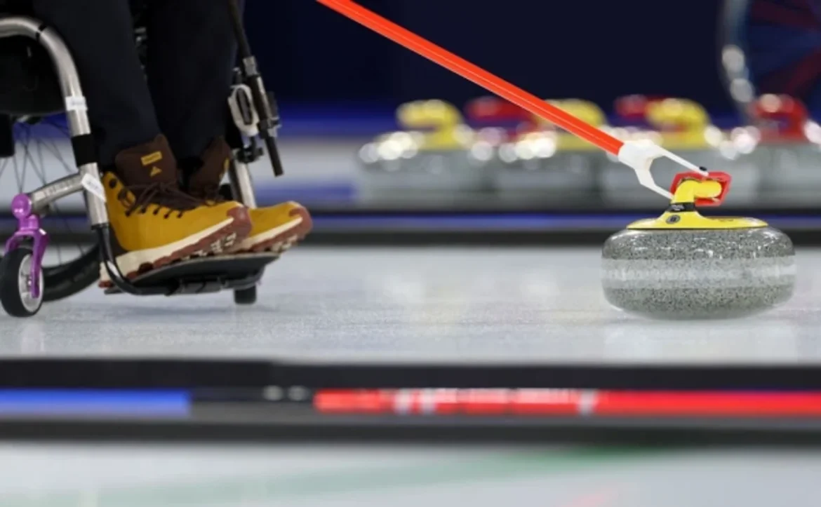 Паралимпын наадмын үеэр кёрлингийн чулуу хулгайд алдагджээ