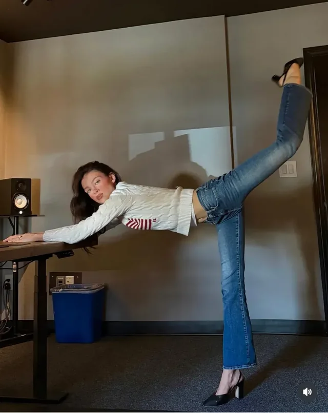 Никола Пельтц хадам ээж Виктория Бекхэмийг "егөөдөж", шүүмжлэлд өртлөө 6 Никола Пельтц хадам ээж Виктория Бекхэмийг "егөөдөж", шүүмжлэлд өртлөө