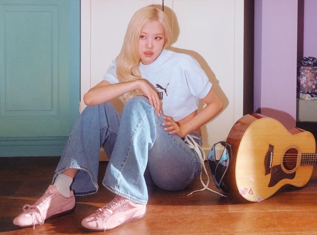 Rosé-гийн хамтарсан “Puma x Rose Speedcat Ballet” пүүз худалдаанд гарлаа 6 Rosé-гийн “Puma” балет пүүз худалдаанд гарлаа