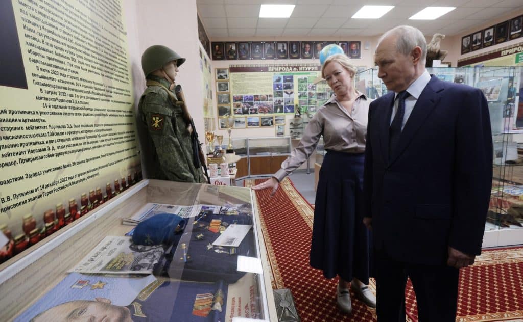 В.Путин анх удаа Курилын арлуудад биечлэн очиж, Японы тал эрс эсэргүүцлээ 6 В.Путин анх удаа Курилын арлуудад биечлэн очиж, Японы тал эрс эсэргүүцлээ
