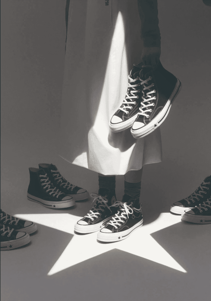 Converse Каринатай хийсэн сурталчилгаагаа татаж, уучлалт хүсэв 6 Converse Каринатай хийсэн сурталчилгаагаа татжээ