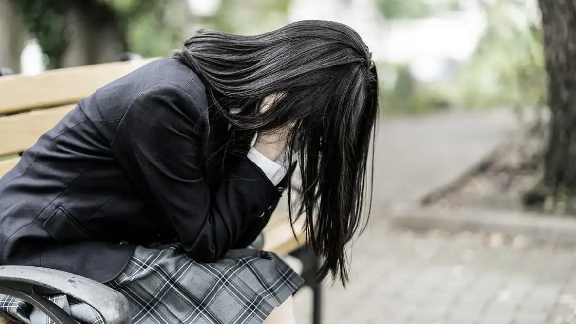Японд өсвөр насныхны амиа хорлолт түүхэн дээд хэмжээнд хүрэв